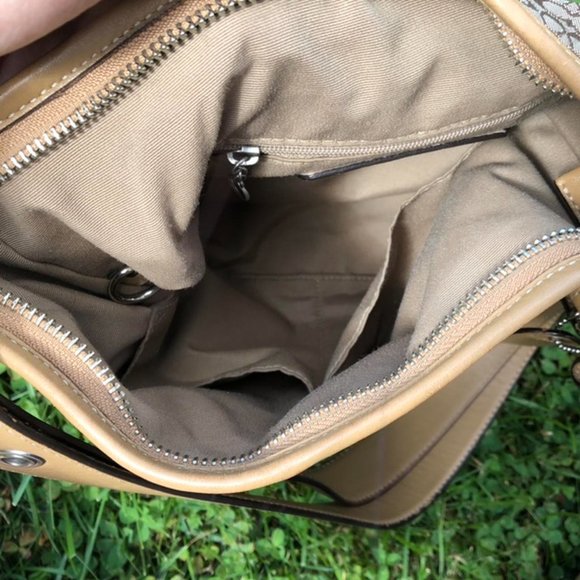 Coach brown & beige handbag. - Picture 4 of 4